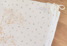 Charger l'image dans la galerie, Tour de lit bébé en double gaze de coton Biologique "Augustin" écru à feuilles fabriqué en France par Les p'tites Merveilles de Bérénice