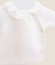 Charger l'image dans la galerie, Brassière bébé col broderie anglaise pour Les p'tites Merveilles de Bérénice