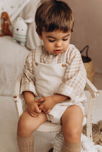 Charger l'image dans la galerie, Salopette bloomer bébé "Eden" évolutive en velours côtelé écru milk fabriquée en France par Les p'tites Merveilles de Bérénice porté par Robin 24 mois