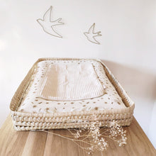 Charger l'image dans la galerie, Housse matelas à langer gaze de coton "Fleurs séchées" Made in France