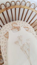 Charger l'image dans la galerie, Drap housse "Églantine" en double gaze de coton BIO pour matelas de berceau bébé en 40 x 80 cm ou 50 x 90 cm et gigoteuse bébé 3-9 mois en double gaze de coton Biologique Fait Main en France
