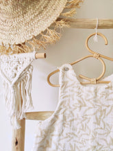 Charger l'image dans la galerie, Gigoteuse été 12-36 mois "Branchages" beige et blanc en double gaze de coton BIO écoresponsable fabriquée en France - Les p'tites Merveilles de Bérénice
