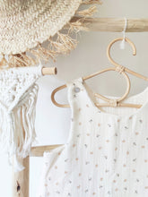 Charger l'image dans la galerie, Gigoteuse 12-36 mois "Augustin" en double gaze de coton BIO écrue à feuilles Fabriquée en France - Les p'tites Merveilles de Bérénice