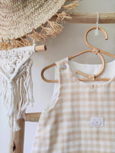 Charger l'image dans la galerie, Gigoteuse été 3-12 mois "Petits carreaux" beige et blanc en double gaze de coton BIO écoresponsable fabriquée en France - Les p'tites Merveilles de Bérénice