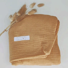 Charger l'image dans la galerie, Drap housse en double gaze de coton BIO camel pour lit bébé 60 x 120 cm ou 70 x 140 cm fabriqué en France par Les p'tites Merveilles de Bérénice