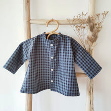Charger l'image dans la galerie, Chemise bébé garçon Matisse en double gaze de coton recyclé vichy bleu et noir écoresponsable fabriquée en France par Les p'tites Merveilles de Bérénice