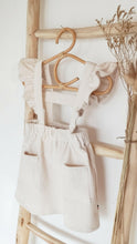Charger l'image dans la galerie, Jupe à bretelles volantées "Anna" en velours côtelé écru durable et écoresponsable fabriquée en France par Les p'tites Merveilles de Bérénice
