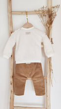 Charger l'image dans la galerie, Ensemble bébé garçon sweat sherpa mouton écru avec pantalon bébé "Mahé" en velours côtelé praliné