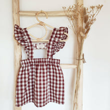 Charger l'image dans la galerie, Jupe à bretelles volantées "Anna" en double gaze de coton vichy bordeaux et blanc durable et écoresponsable fabriquée en France par Les p'tites Merveilles de Bérénice