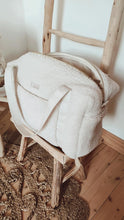 Charger l'image dans la galerie, Sac à langer / balade / week-end moumoute et coton BIO écru moumoute sherpa mouton en polyester recyclé issu de matières plastiques repêchés dans les fonds marins et coton Biologique fabriqué en France par Les p'tites Merveilles de Bérénice