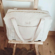 Charger l'image dans la galerie, Sac à langer / balade / week-end moumoute et coton BIO écru moumoute sherpa mouton en polyester recyclé issu de matières plastiques repêchés dans les fonds marins et coton Biologique fabriqué en France par Les p'tites Merveilles de Bérénice