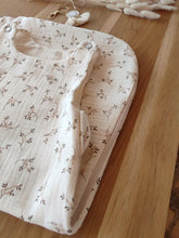 Charger l'image dans la galerie, Gigoteuse 0-3 mois été "Églantine" en double gaze de coton BIO écru Made in France | Les p'tites Merveilles de Bérénice