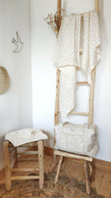 Charger l'image dans la galerie, Grand et petit langes bébé "Augustin" en double gaze de coton BIO écru petites feuilles, sac à langer et gigoteuse naissance été écoresponsables fabriqués en France par Les p'tites Merveilles de Bérénice