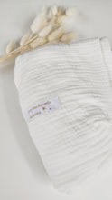 Charger l'image dans la galerie, Drap housse en double gaze de coton BIO blanc cassé pour lit bébé 60 x 120 cm ou 70 x 140 cm écoresponsable fabriqué en France par Les p'tites Merveilles de Bérénice