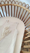 Charger l'image dans la galerie, Drap housse berceau et gigoteuse naissance bébé été naissance 0-3 mois écoresponsable en double gaze de coton biologique écrue fabriquée en France pour Les p'tites Merveilles de Bérénice