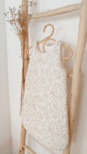 Charger l'image dans la galerie, Gigoteuse naissance couffin 0-3 mois "branchages" en double gaze de coton BIO beige et blanc cassé fabriquée en France | Fait Main en France par Les p'tites Merveilles de Bérénice