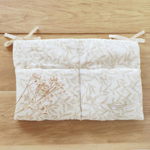 Charger l'image dans la galerie, Range doudou / tétine "branchages" en double gaze de coton BIO beige et blanc par Les p'tites Merveilles de Bérénice