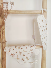Charger l'image dans la galerie, Grand bavoir bébé "Oiseaux et feuillages" en double gaze et nid d'abeille de coton BIO fabriqué en France par Les p'tites Merveilles de Bérénice