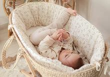 Charger l'image dans la galerie, Couffin bébé + habillage en double gaze de coton BIO "Eglantine" écru / blanc cassé.