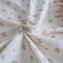 Charger l'image dans la galerie, Tissu couffin bébé habillage gaze de coton BIO "Bohème Love" écru à fleurs Fait Main en France | Les p'tites Merveilles de Bérénice