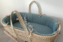 Charger l'image dans la galerie, Tour de couffin vert sauge en double gaze de coton BIO.