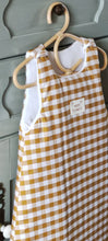 Charger l'image dans la galerie, Gigoteuse 3-9 mois "Gaspard" vichy moutarde double gaze de coton BIO | Fait Main en France "Les p'tites Merveilles de Bérénice