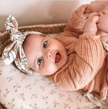 Charger l'image dans la galerie, Drap housse couffin bébé double gaze de coton BIO "Eglantine" | Made in France