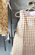 Charger l'image dans la galerie, Gigoteuse 3-9 mois "Gaspard" vichy moutarde double gaze de coton BIO | Fait Main en France "Les p'tites Merveilles de Bérénice