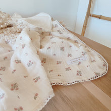 Charger l'image dans la galerie, Couverture bébé double gaze de coton BIO "Bohème Love" fleurs et dentelle | Fait Main | Made in France - Les p'tites Merveilles de Bérénice