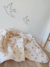 Charger l'image dans la galerie, Couverture bébé double gaze de coton BIO "Bohème Love" fleurs et dentelle | Fait Main | Made in France - Les p'tites Merveilles de Bérénice