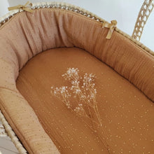 Charger l'image dans la galerie, Couffin bébé habillage en double gaze de coton camel à pois dorés | Fait Main en France | "Les p'tites Merveilles de Bérénice"