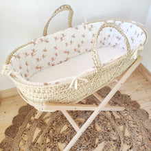 Charger l'image dans la galerie, Couffin bébé avec support + habillage gaze de coton "Oies sauvages" + support | Made in France - Les p'tites Merveilles de Bérénice