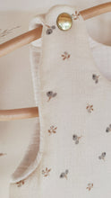 Charger l'image dans la galerie, Gigoteuse 0-3 mois 'Augustin' gaze de coton BIO écru | Made in France | Fait Main - Les p'tites Merveilles de Bérénice