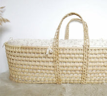 Charger l'image dans la galerie, Couffin bébé + habillage en double gaze de coton BIO "Eglantine" écru / blanc cassé.