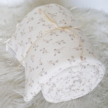 Charger l'image dans la galerie, Habillage / tour de couffin en double gaze de coton BIO "Eglantine" écru Fait Main en France | Les p'tites Merveilles de Bérénice