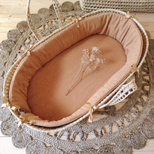 Charger l'image dans la galerie, Couffin bébé habillage en double gaze de coton camel à pois dorés | Fait Main en France | "Les p'tites Merveilles de Bérénice"