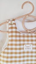 Charger l'image dans la galerie, Gigoteuse 3-9 mois "Gaspard" vichy moutarde double gaze de coton BIO | Fait Main en France "Les p'tites Merveilles de Bérénice