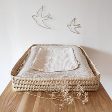 Charger l'image dans la galerie, Housse matelas à langer gaze de coton BIO "Feuilles" blanc et beige Fait Main en France | Les p'tites Merveilles de Bérénice