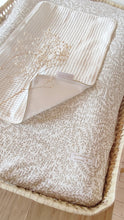 Charger l'image dans la galerie, Housse matelas à langer gaze de coton BIO "Feuilles" blanc et beige Fait Main en France | Les p'tites Merveilles de Bérénice