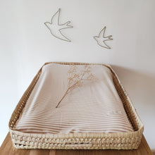 Charger l'image dans la galerie, Housse matelas à langer bébé "Rayures" beige et blanc | Made in France