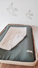 Charger l'image dans la galerie, Housse matelas à langer gaze de coton Bio vert sauge | Made in France