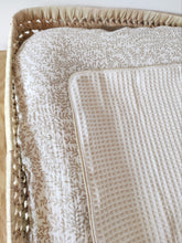 Charger l'image dans la galerie, Housse matelas à langer gaze de coton BIO "Feuilles" blanc et beige Fait Main en France | Les p'tites Merveilles de Bérénice