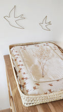 Charger l'image dans la galerie, Housse matelas à langer double gaze de coton "Oies sauvages" | Made in France - Les p'tites Merveilles de Bérénice