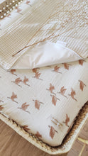 Charger l'image dans la galerie, Housse matelas à langer double gaze de coton "Oies sauvages" | Made in France - Les p'tites Merveilles de Bérénice