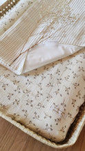 Charger l'image dans la galerie, Housse matelas à langer double gaze de coton Bio écru "Églantine" Fait Main | Made in France