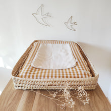 Charger l'image dans la galerie, Housse de matelas à langer coton vichy moutarde et blanc | Made in France - Les p'tites Merveilles de Bérénice