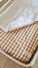 Charger l'image dans la galerie, Housse de matelas à langer coton vichy moutarde et blanc | Made in France - Les p'tites Merveilles de Bérénice