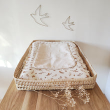 Charger l'image dans la galerie, Housse matelas à langer double gaze de coton Bio "Oiseaux et feuillages" | Made in France - Les p'tites Merveilles de Bérénice