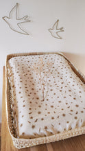 Charger l'image dans la galerie, Housse matelas à langer gaze de coton "Fleurs séchées" Made in France