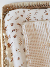 Charger l'image dans la galerie, Housse matelas à langer double gaze de coton Bio "Oiseaux et feuillages" | Made in France - Les p'tites Merveilles de Bérénice